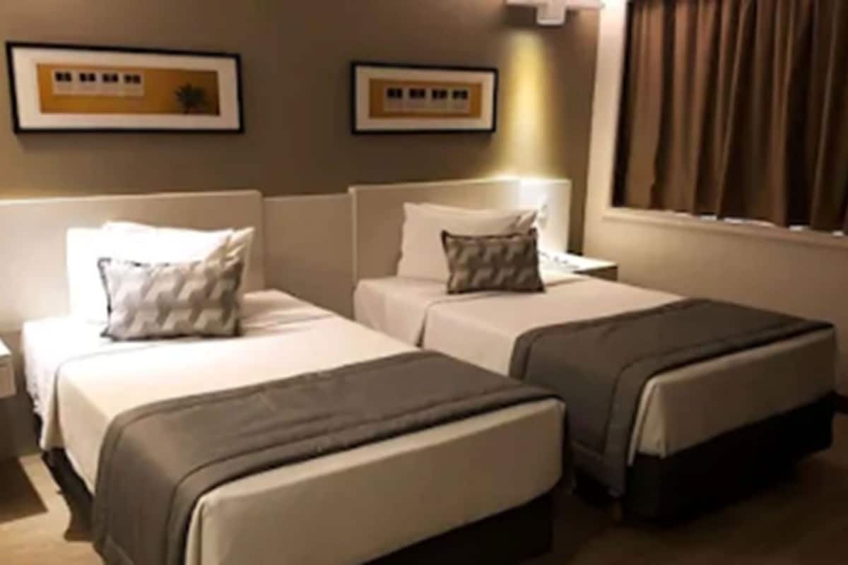 Minibar, coffre-fort, bureau