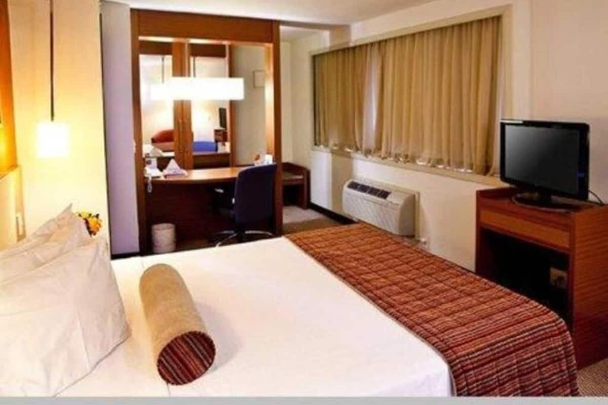 Minibar, coffre-fort, bureau