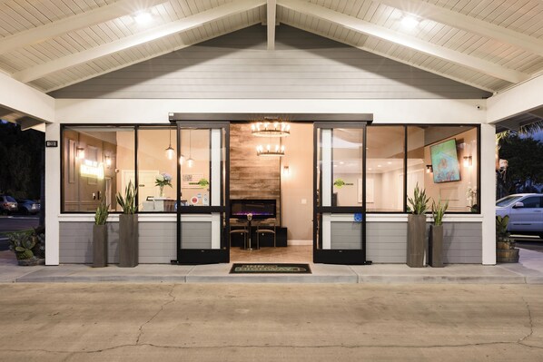 Front of property - Inn at Highway 1 (Lompoc)