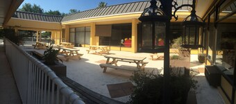 Econo Lodge