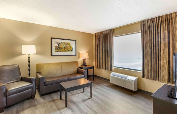 Desk, blackout curtains, iron/ironing board, free WiFi - Extended Stay America Suites Billings West End (Billings)