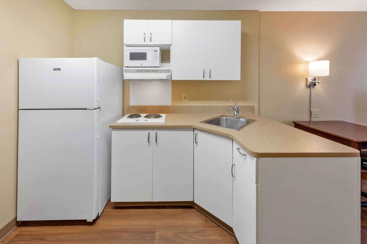 studio, 2 double beds, non smoking | desk, blackout curtains, iron/ironing board, free wifi