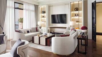 Royal Suite, 2 Bedrooms | Living area