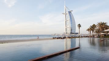 2 indoor pools, 15 outdoor pools, pool loungers