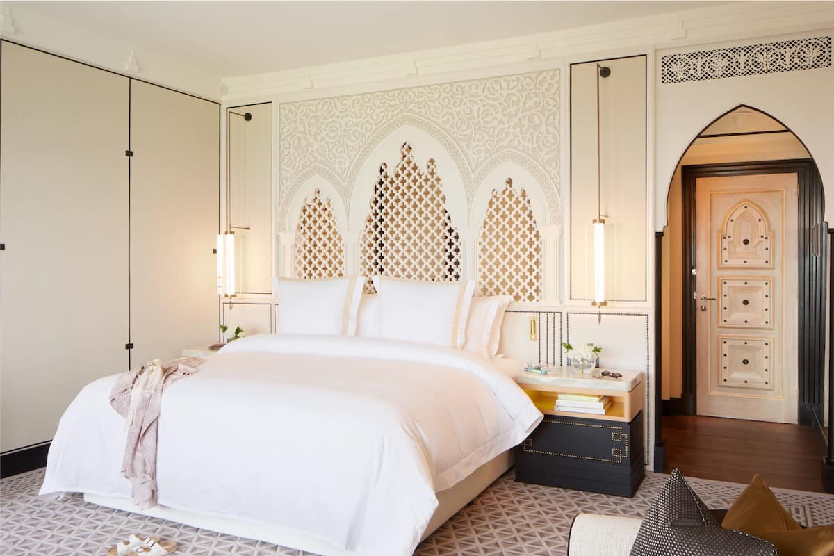 Hypo-allergenic bedding, minibar, in-room safe, desk