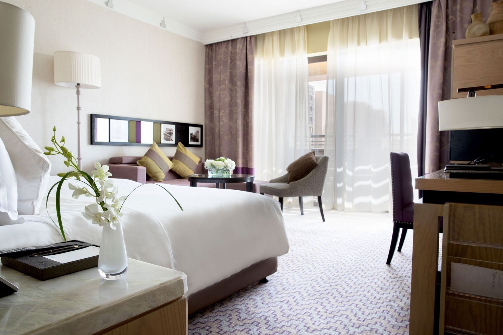 Ropa de cama hipoalergénica y minibar 