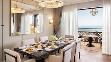Suite, 1 Bedroom, Terrace (Ocean) | In-room dining