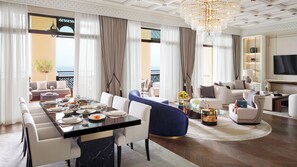 Royal Suite, 2 Bedrooms | In-room dining