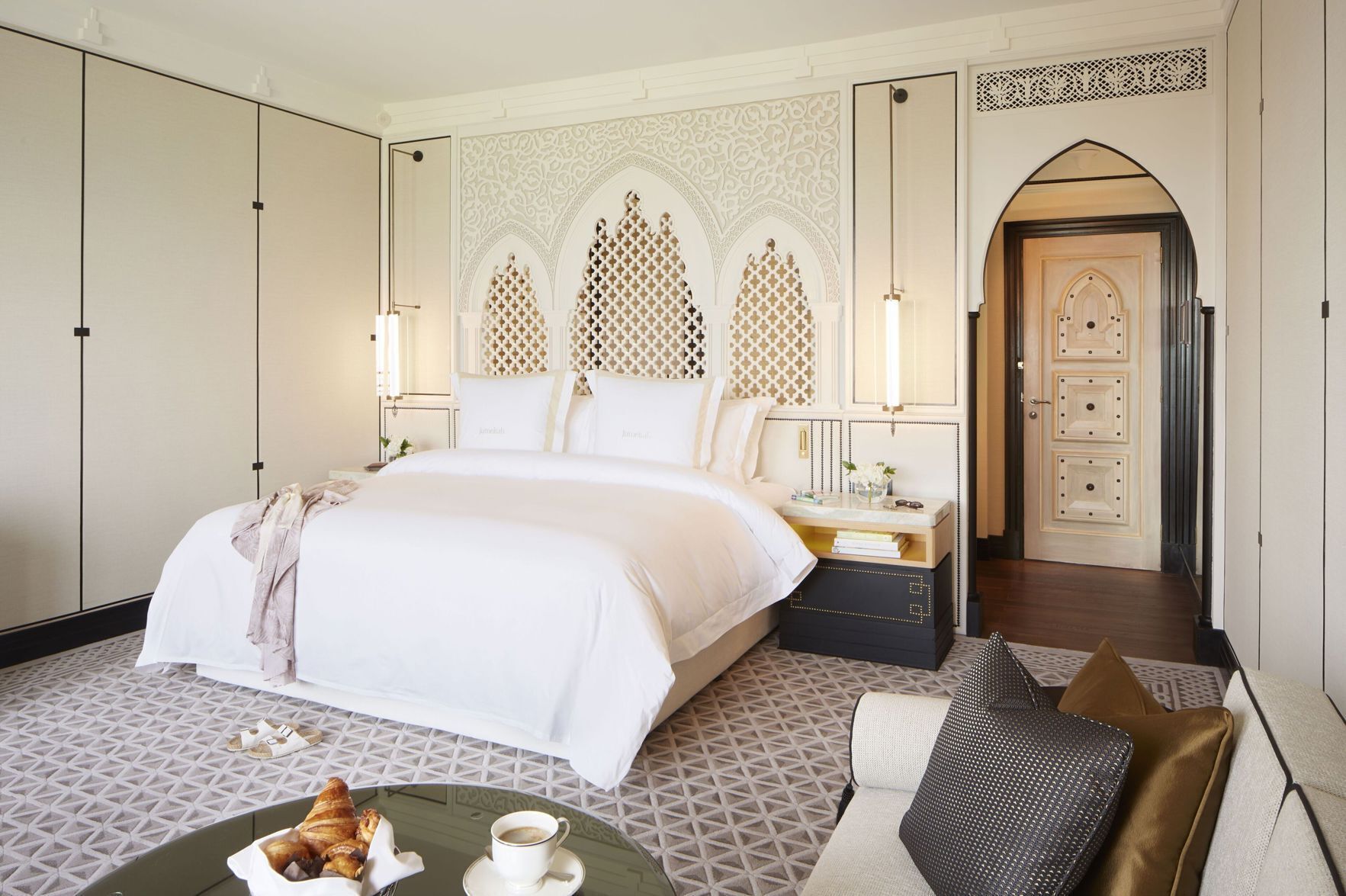 Hypo-allergenic bedding, minibar, in-room safe, desk