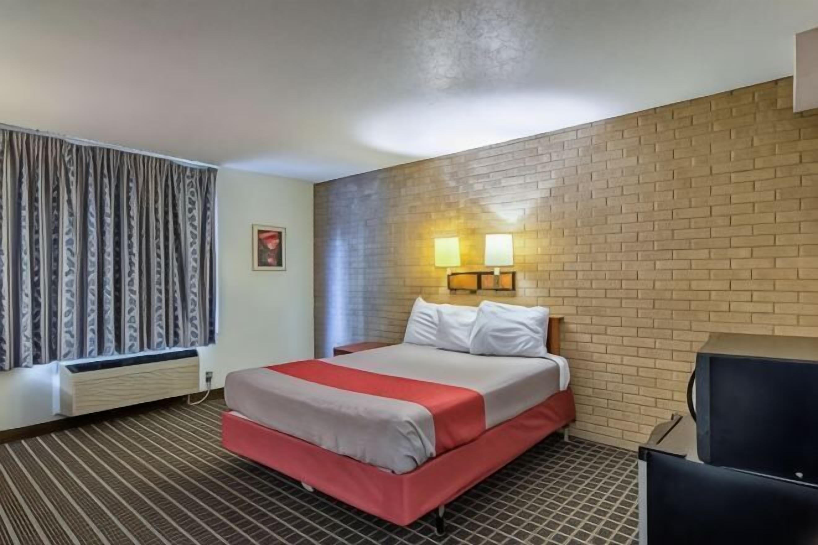 Bureau, rideaux occultants, Wi-Fi gratuit, draps fournis