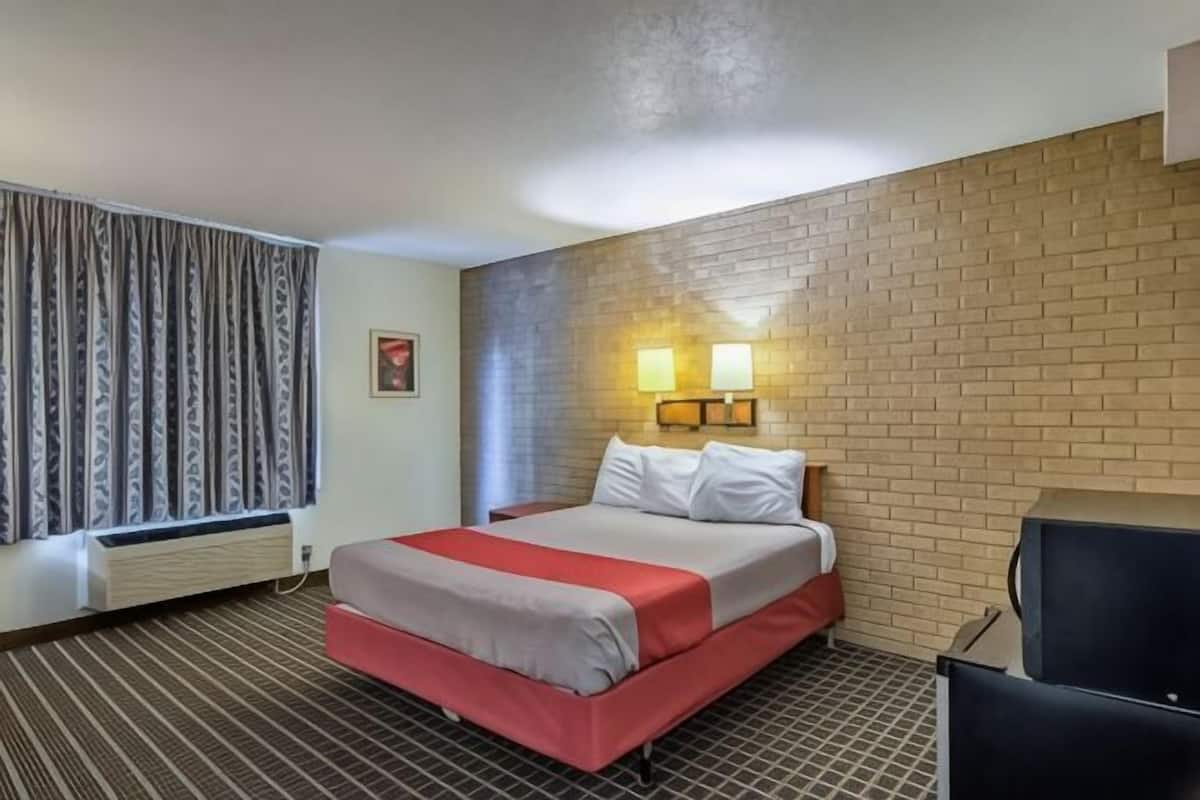 Bureau, rideaux occultants, Wi-Fi gratuit, draps fournis