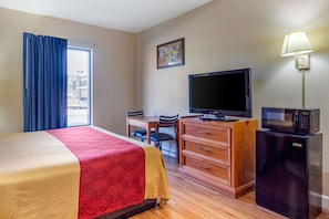 Standard Room, 1 King Bed, Non Smoking | Free WiFi, bed sheets - Econo Lodge Lookout Mountain (Chattanooga)
