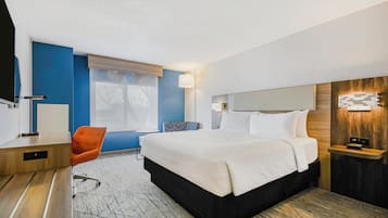 Schreibtisch, Verdunkelungsvorhänge, Bügeleisen/Bügelbrett