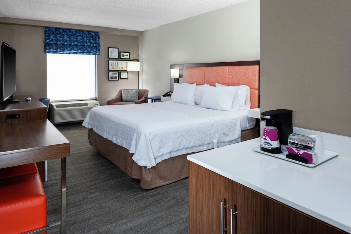 1 bedroom, premium bedding, down comforters, pillowtop beds