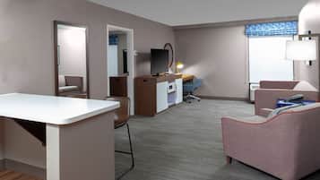 1 bedroom, premium bedding, down comforters, pillowtop beds