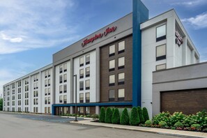 Exterior - Hampton Inn Woodbridge (Perth Amboy)