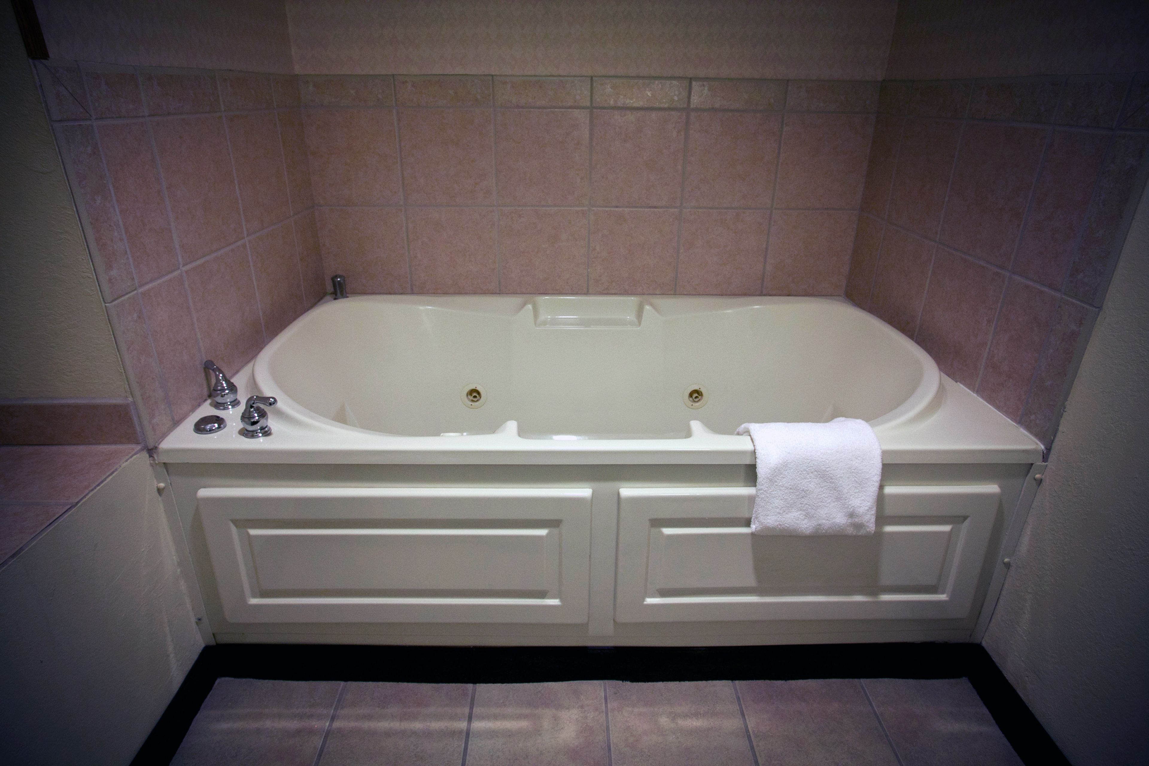 room, 1 king bed, non smoking | in-room safe, iron/ironing board, rollaway beds, free wifi