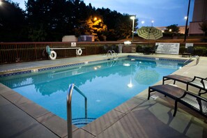 Seasonal outdoor pool, sun loungers