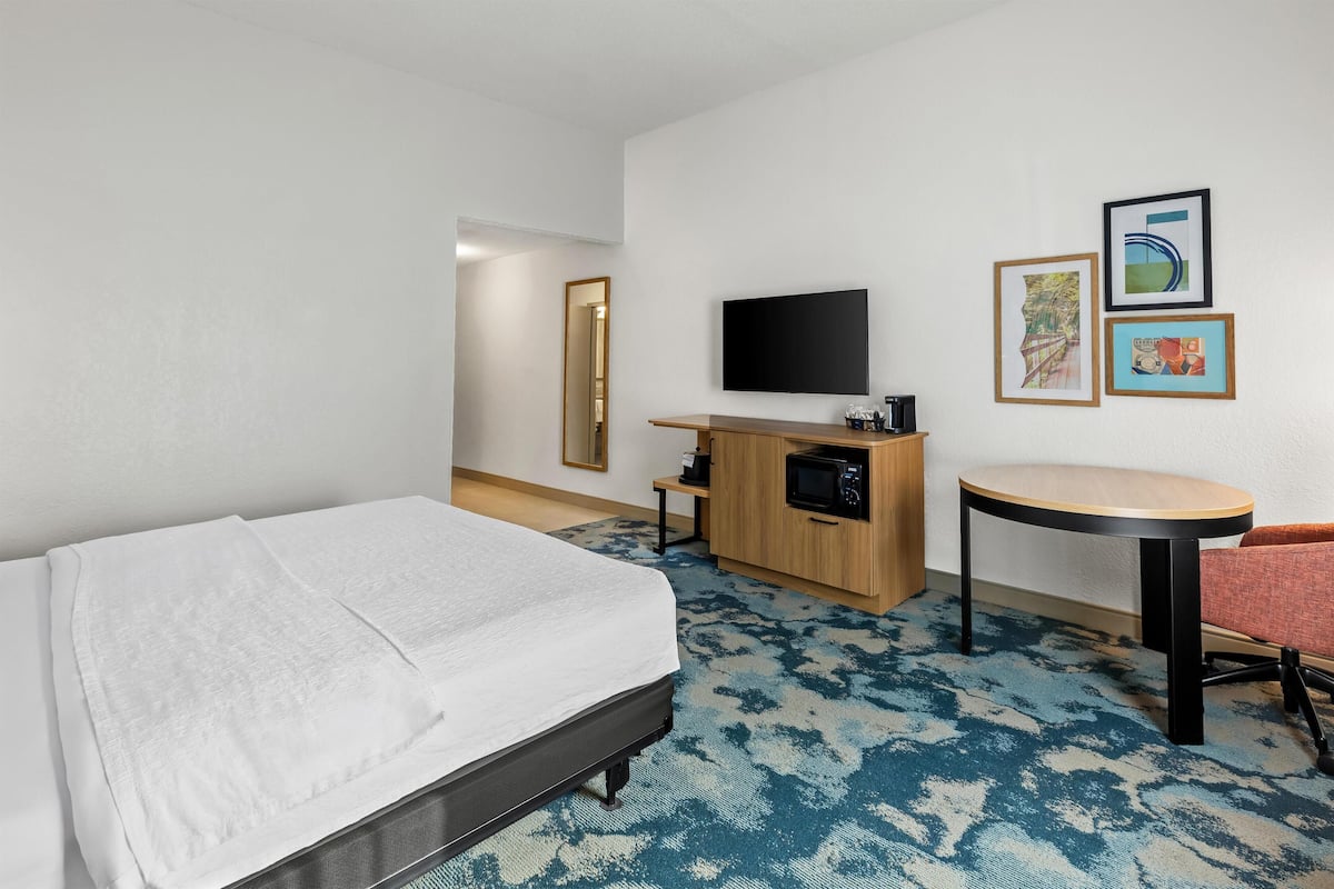 In-room safe, iron/ironing board, rollaway beds, free WiFi