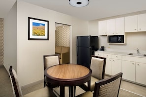 Suite, 1 King Bed, Non Smoking | Private kitchen | Mini-fridge, microwave, coffee/tea maker