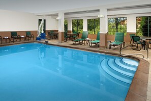 Una piscina cubierta