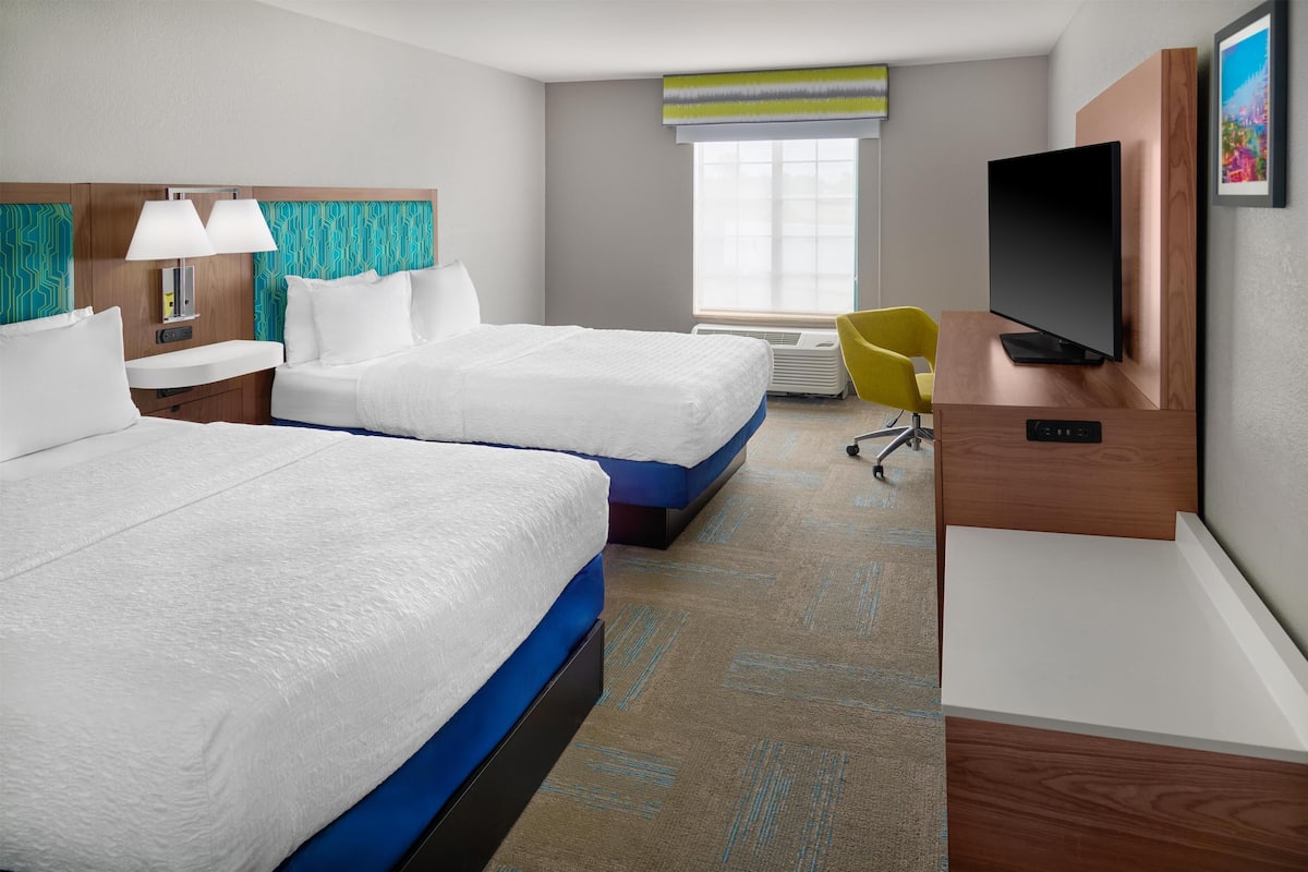 In-room safe, desk, iron/ironing board, free cots/infant beds