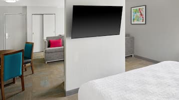 Suite, 1 King Bed, Non Smoking | Desk, blackout drapes, iron/ironing board, free WiFi