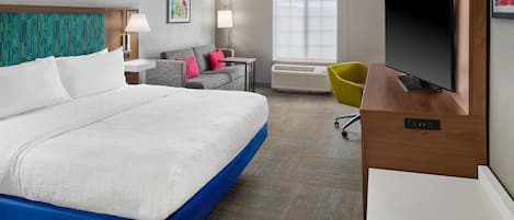Room, 1 King Bed (Study) | Living area | 32-inch TV with cable channels