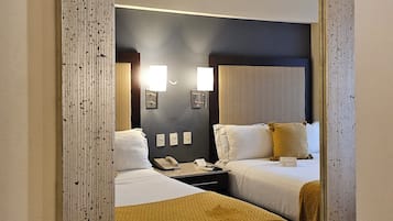 Executive room, Pool front, 2 double beds