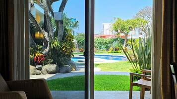 Executive room, Pool front, 2 double beds | Premium bedding, down comforters, pillowtop beds, in-room safe
