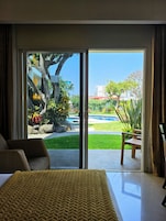 Executive room, Pool front, 2 double beds | Premium bedding, down comforters, pillowtop beds, in-room safe