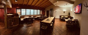 Breakfast, lunch, dinner and brunch served  - Maifeld Sport- und Tagungshotel (Werl)