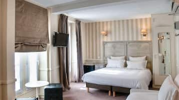 Junior Suite | Premium bedding, minibar, in-room safe, individually decorated