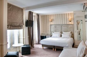 Junior Suite | 1 bedroom, premium bedding, minibar, in-room safe