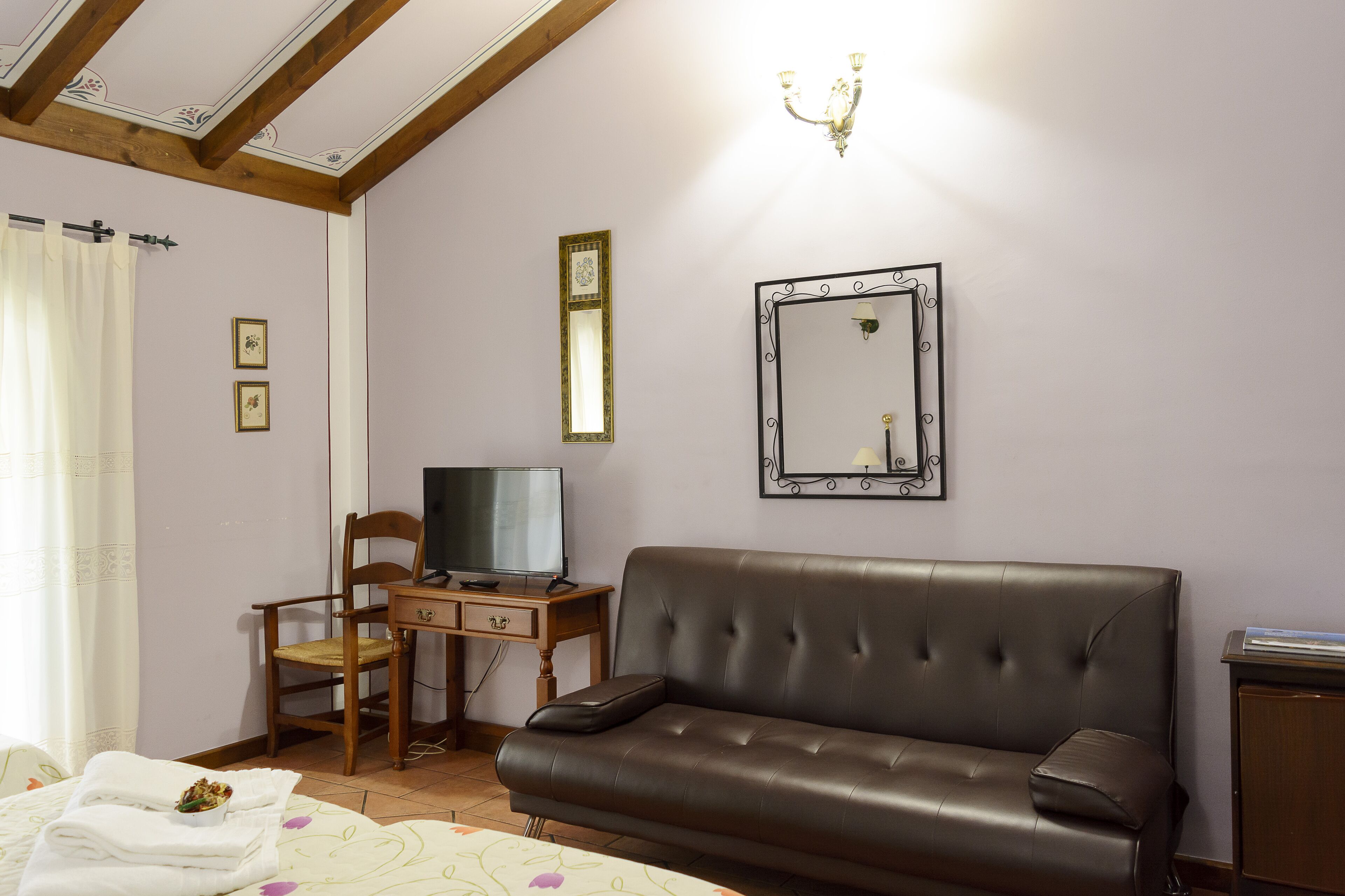 double room | down duvets, minibar, desk, free wifi