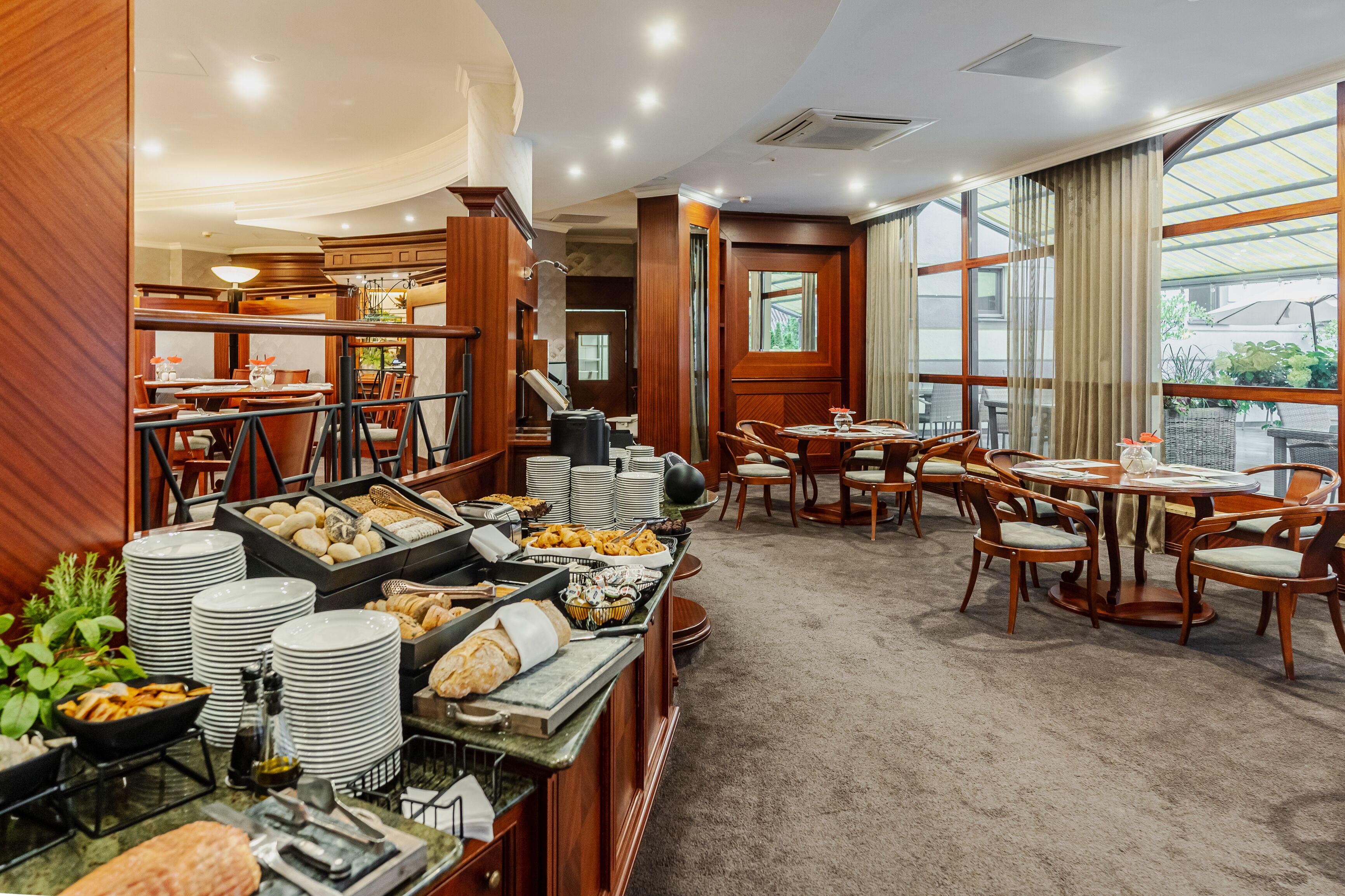 Daily buffet breakfast for a fee