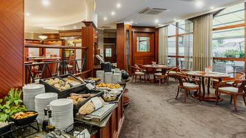Daily buffet breakfast for a fee