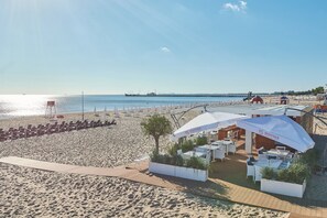 Beach bar