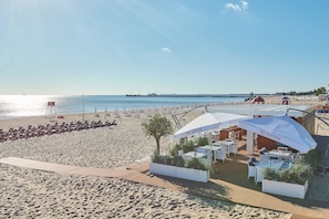 Beach bar