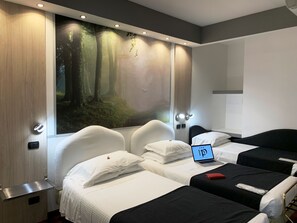 1 habitación, sábanas italianas Frette, cubrecamas y minibar 