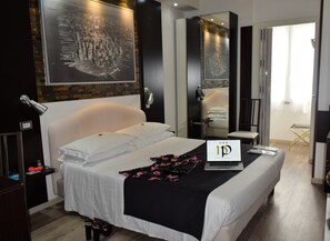 1 habitación, sábanas italianas Frette, cubrecamas y minibar 