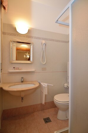 Single Room | Bathroom