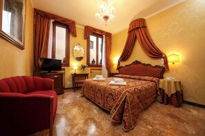 Double or Twin Room | Minibar, in-room safe, desk, free WiFi