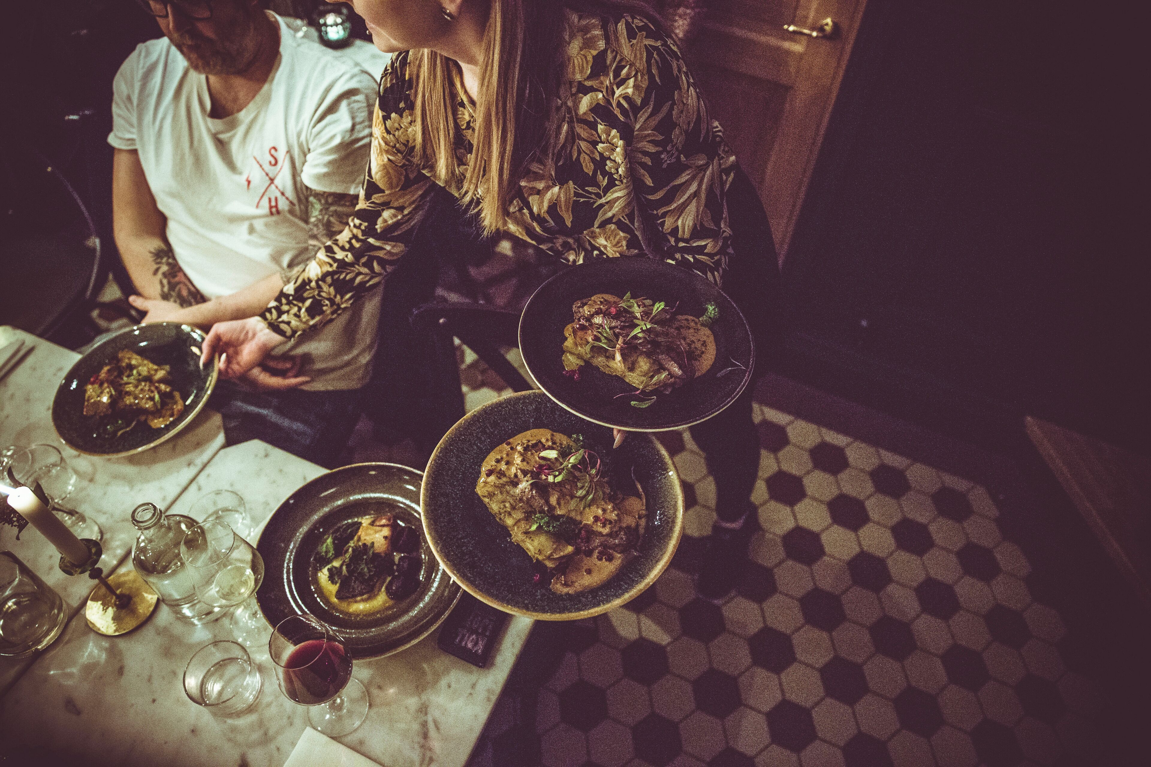 breakfast, lunch and dinner served