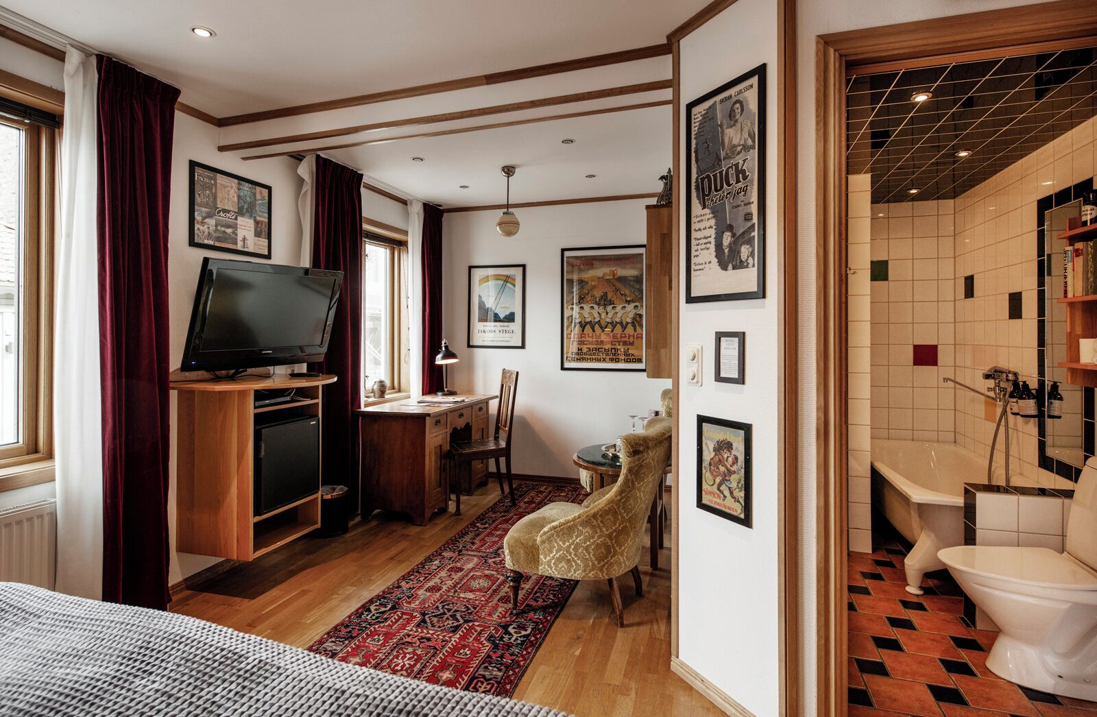 1 bedroom, individually decorated, individually furnished