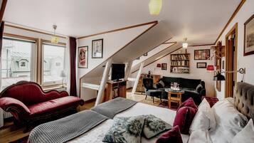 Superior-Zweibettzimmer (Torellska House, Spa excluded) | Individuell dekoriert, individuell eingerichtet, BĂŒgeleisen/BĂŒgelbrett