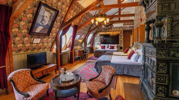 Familjerum - Torellska huset, Spa ingÄr ej | Individuell inredning, unika möbler och strykjÀrn/strykbrÀda