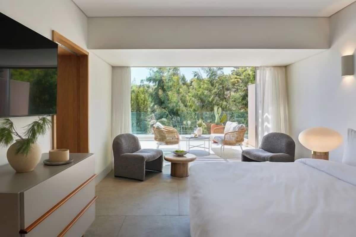 1 bedroom, premium bedding, down duvets, Tempur-Pedic beds