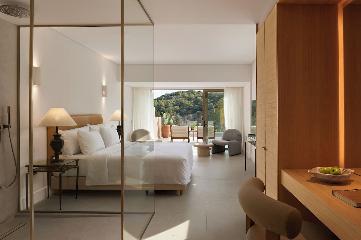 Deluxe Family Room Side Sea View