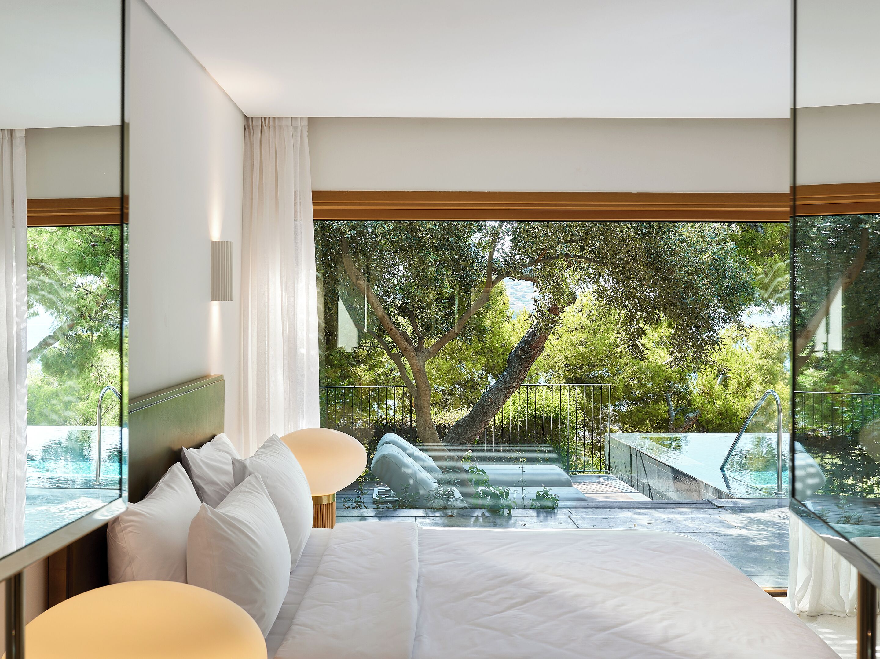 1-Bedroom Infinity Villa | Premium bedding, down comforters, Tempur-Pedic beds, minibar